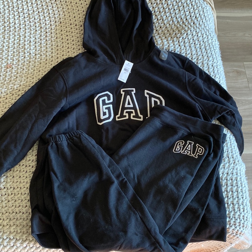 Gap track suit